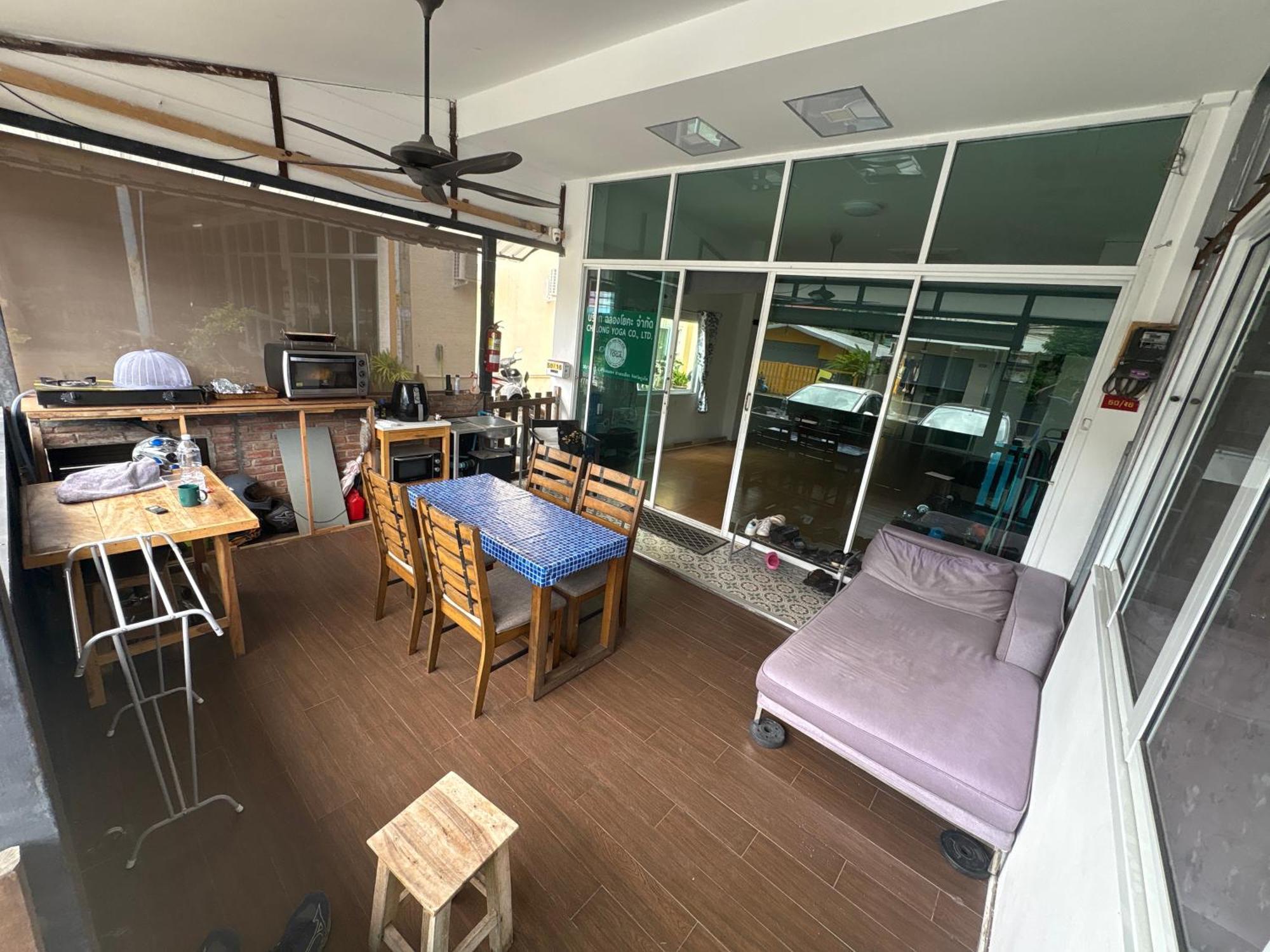English Owned Homestay And Yoga Chalong Eksteriør billede