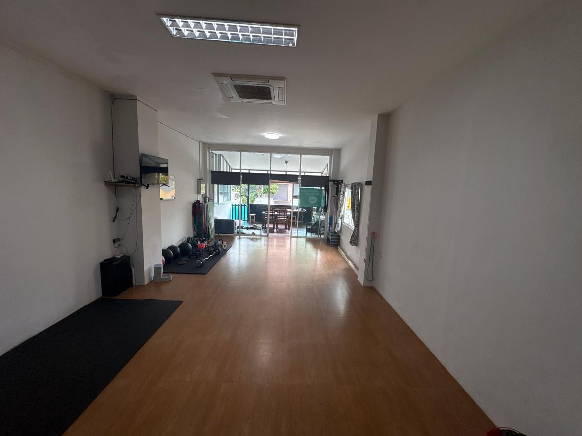English Owned Homestay And Yoga Chalong Eksteriør billede