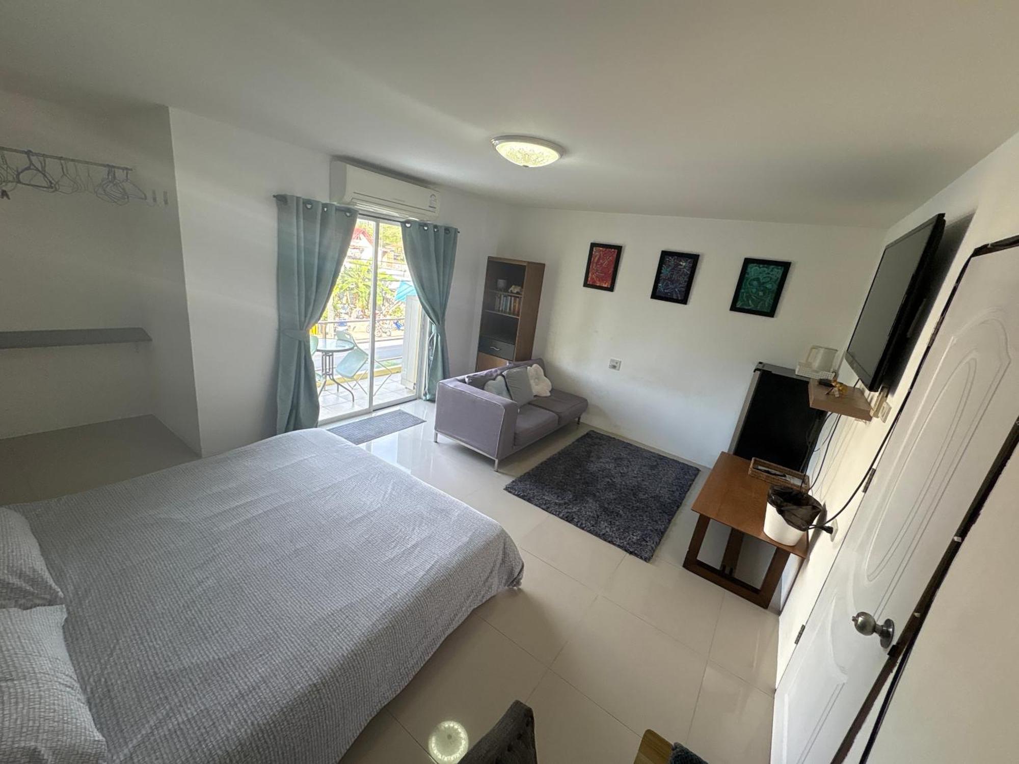 English Owned Homestay And Yoga Chalong Eksteriør billede