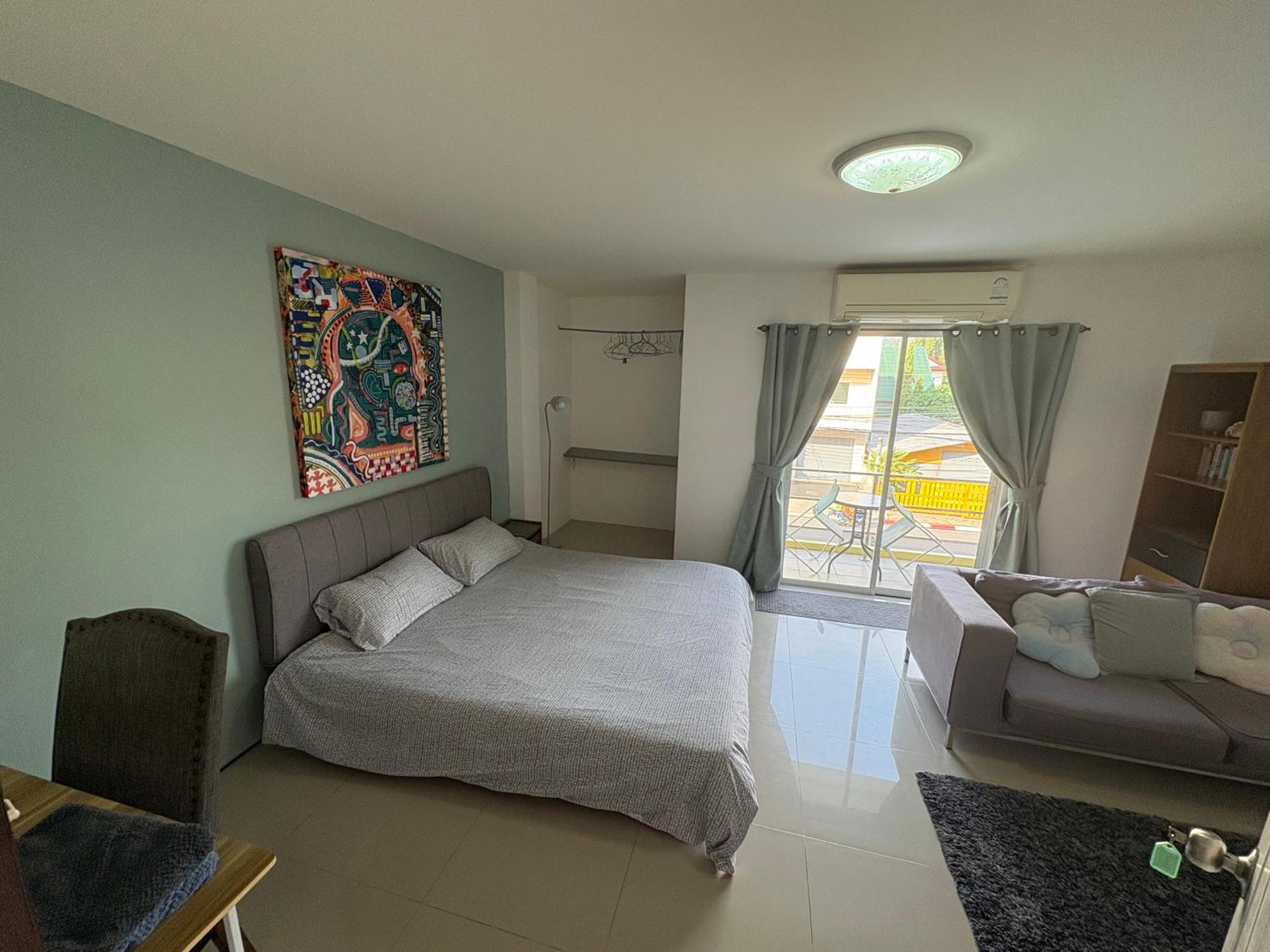 English Owned Homestay And Yoga Chalong Eksteriør billede