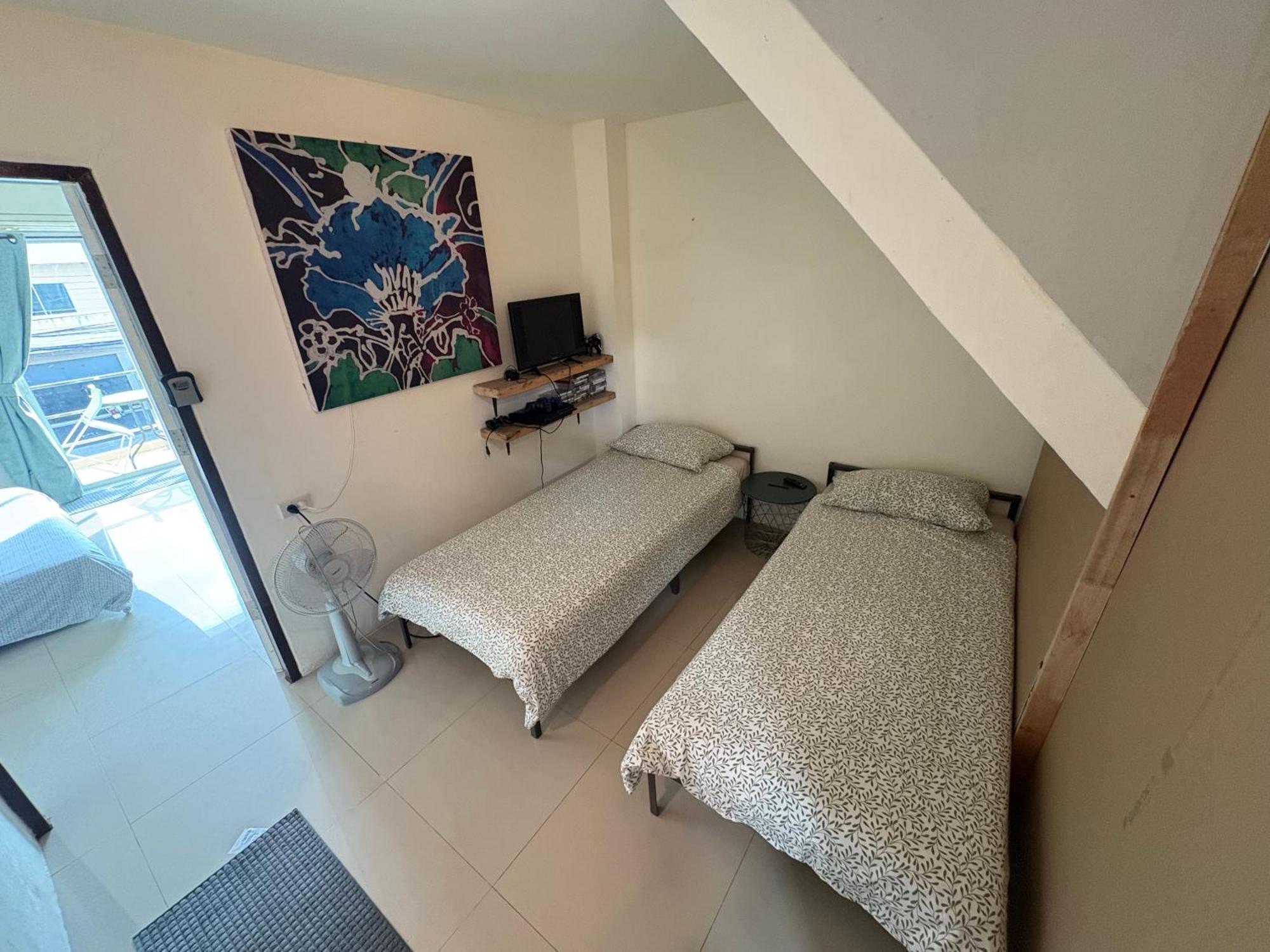 English Owned Homestay And Yoga Chalong Eksteriør billede